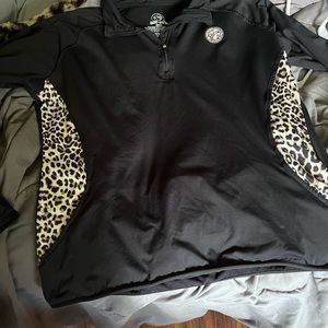 Buc-ees medium long sleeve quarter zip sweater .